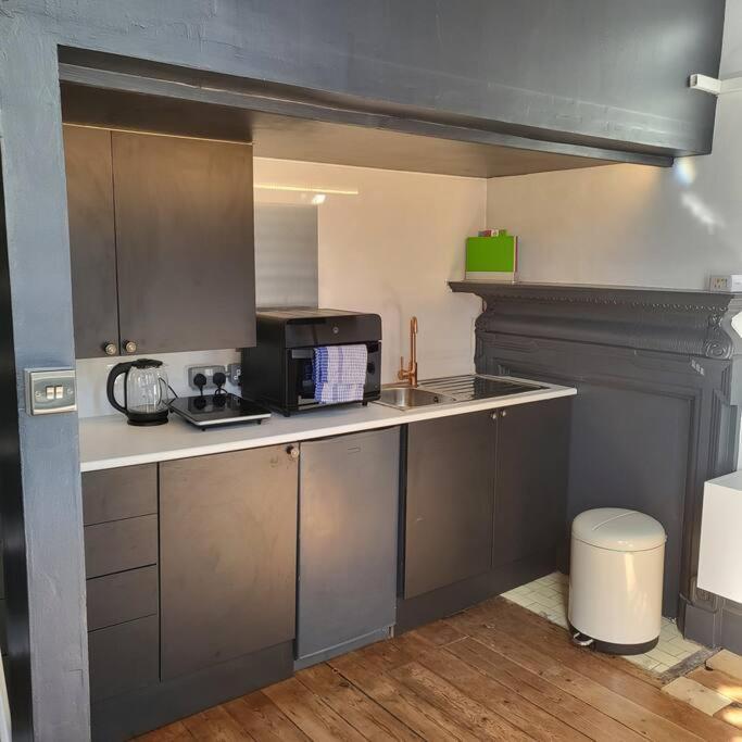 21 Mini Loft Apartment - Great Location - Comfy King Size Bed Brighton Kültér fotó
